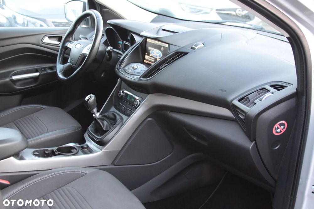 Ford Kuga 2.0 TDCi 2x4 Titanium - 18