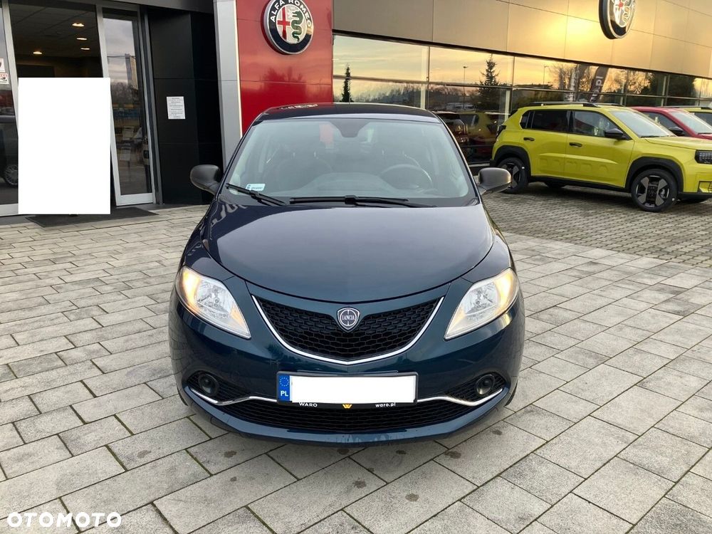 Lancia Ypsilon 1.2 8V Silver - 2