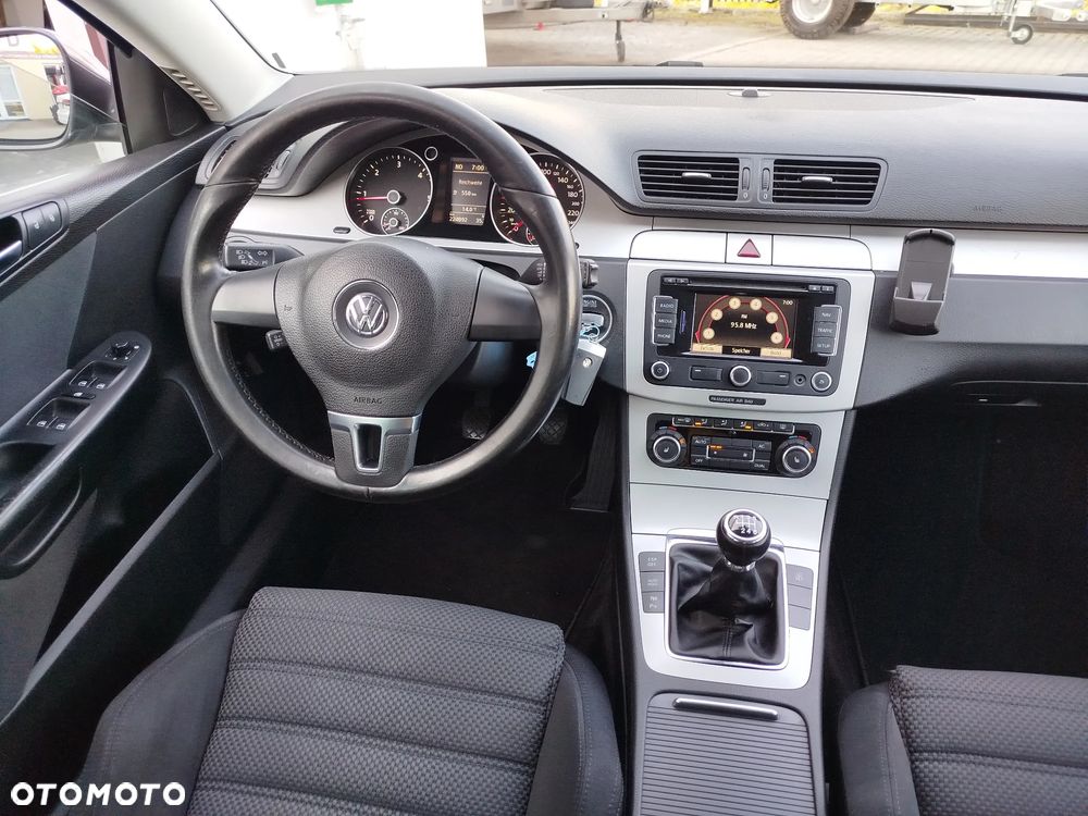 Volkswagen Passat 2.0 Blue TDI DPF Sportline - 15