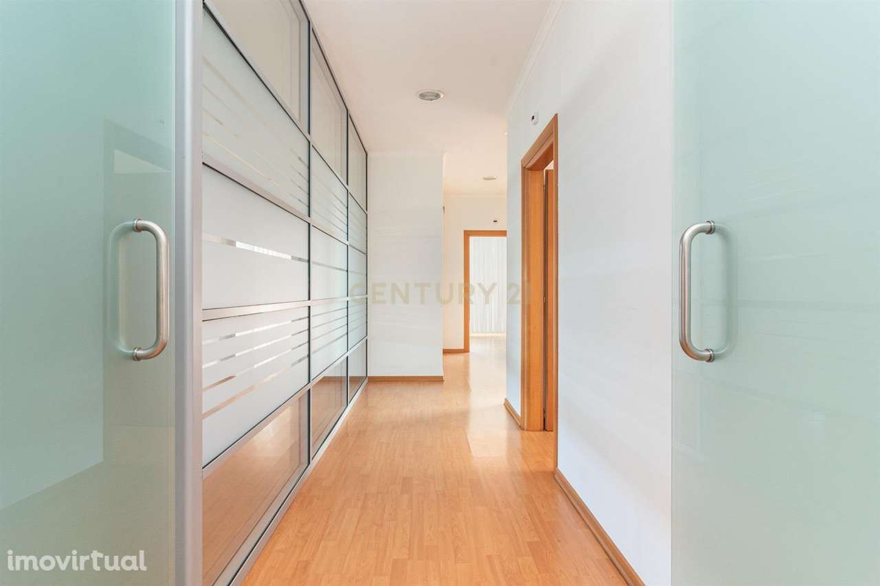 Escritório Moderno, com vista panorâmica, em Lisboa - Grande imagem: 4/17