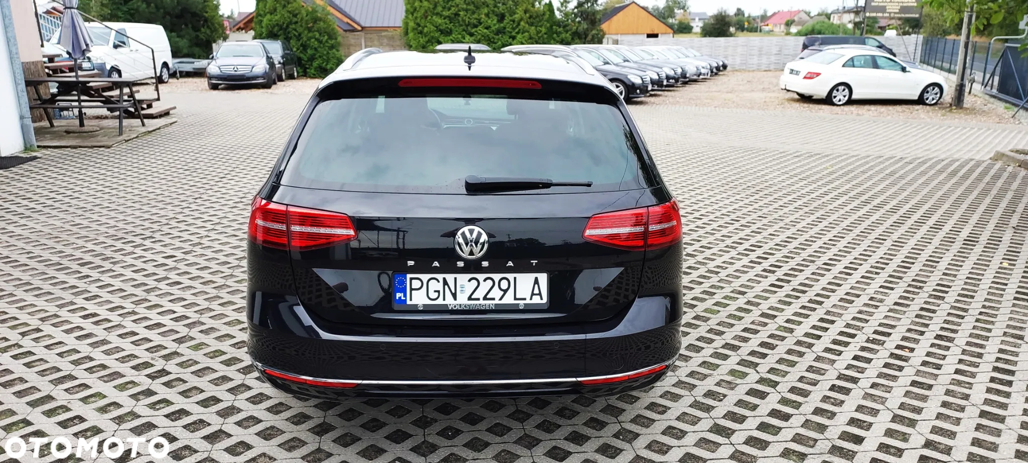 Volkswagen Passat - 13