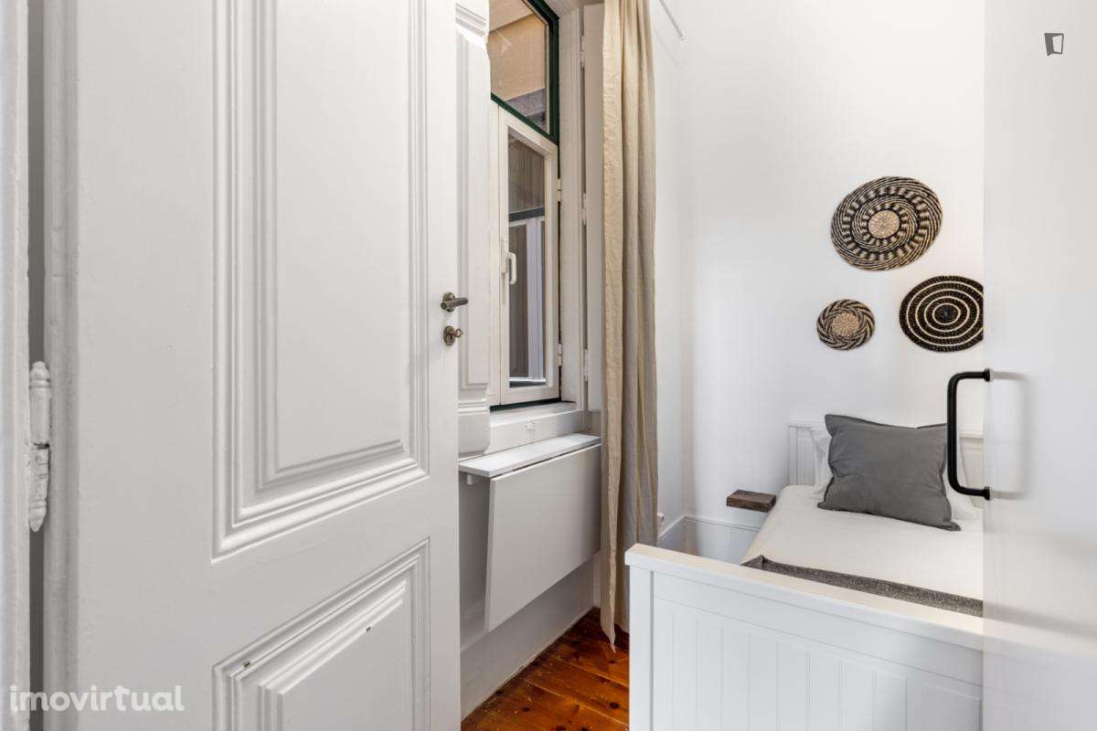 Quarto - localizado em Santos Lisbon - Grande imagem: 2/13