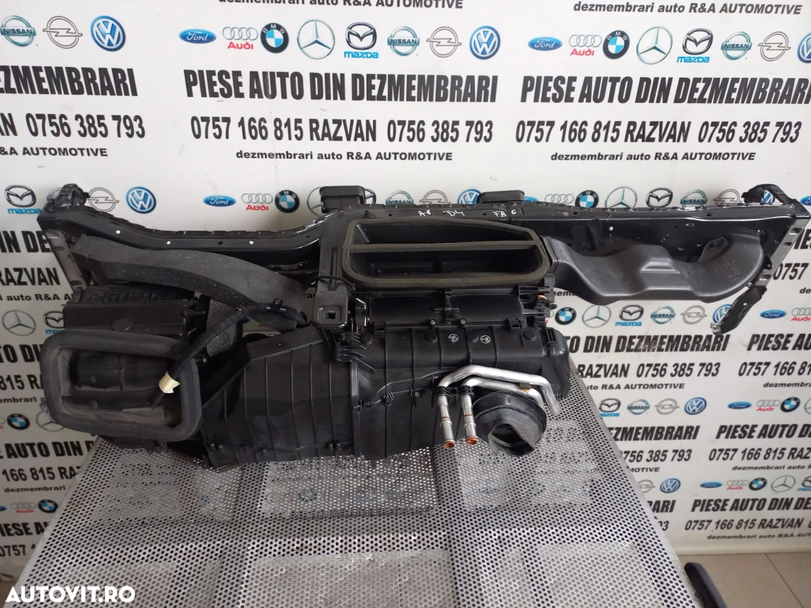 Carcasa Aeroterma Tulumba Traversa Armatura Bord Audi A8 4H D4 An 2010-2011-2012-2013-2014-2015-201 - 5