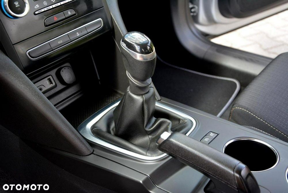 Renault Megane 1.2 Energy TCe Business - 29