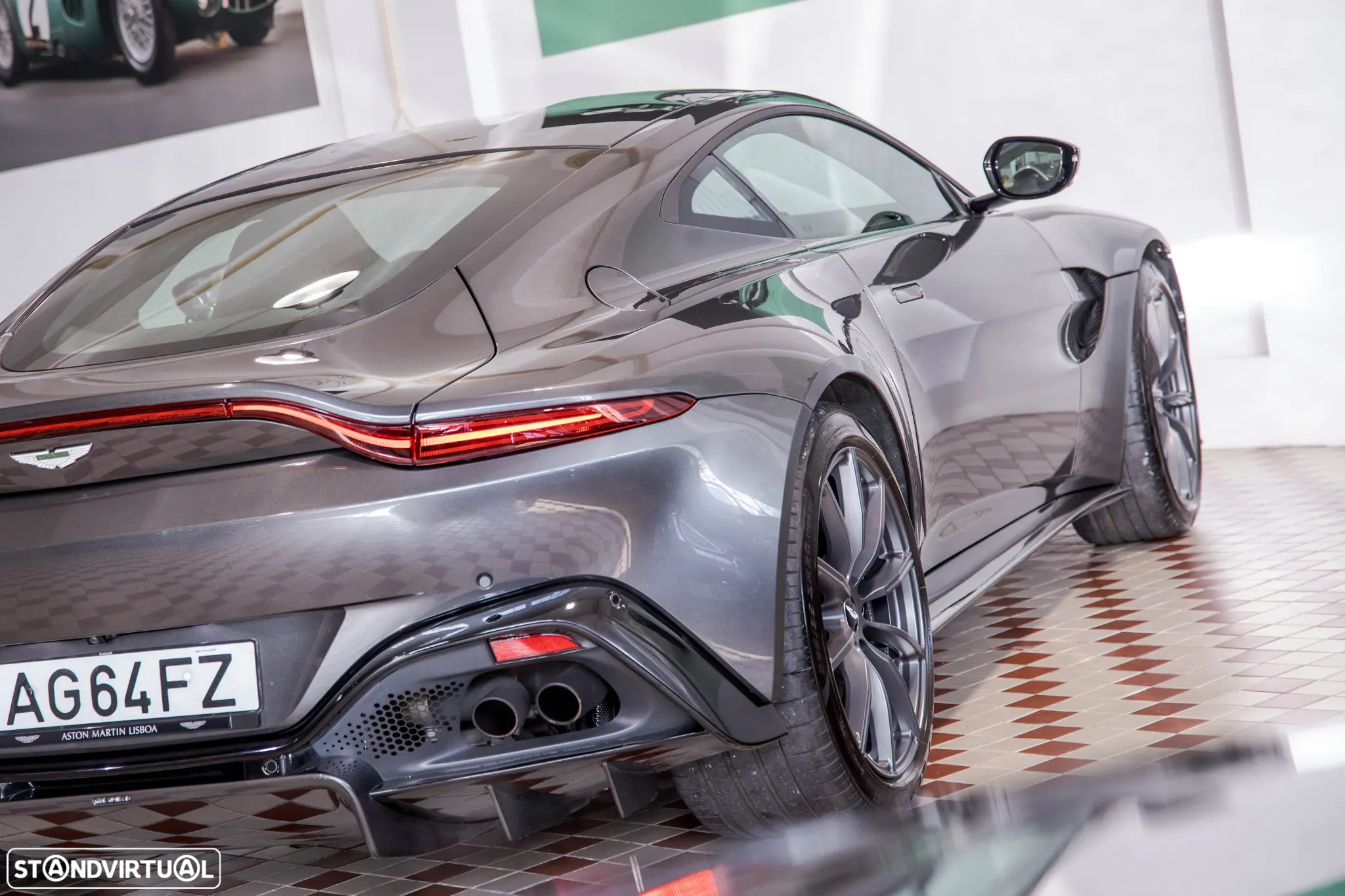 Aston Martin Vantage Coupe V8 - 6