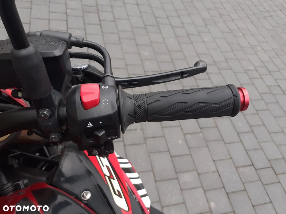 Suzuki GSX 1000 - 15