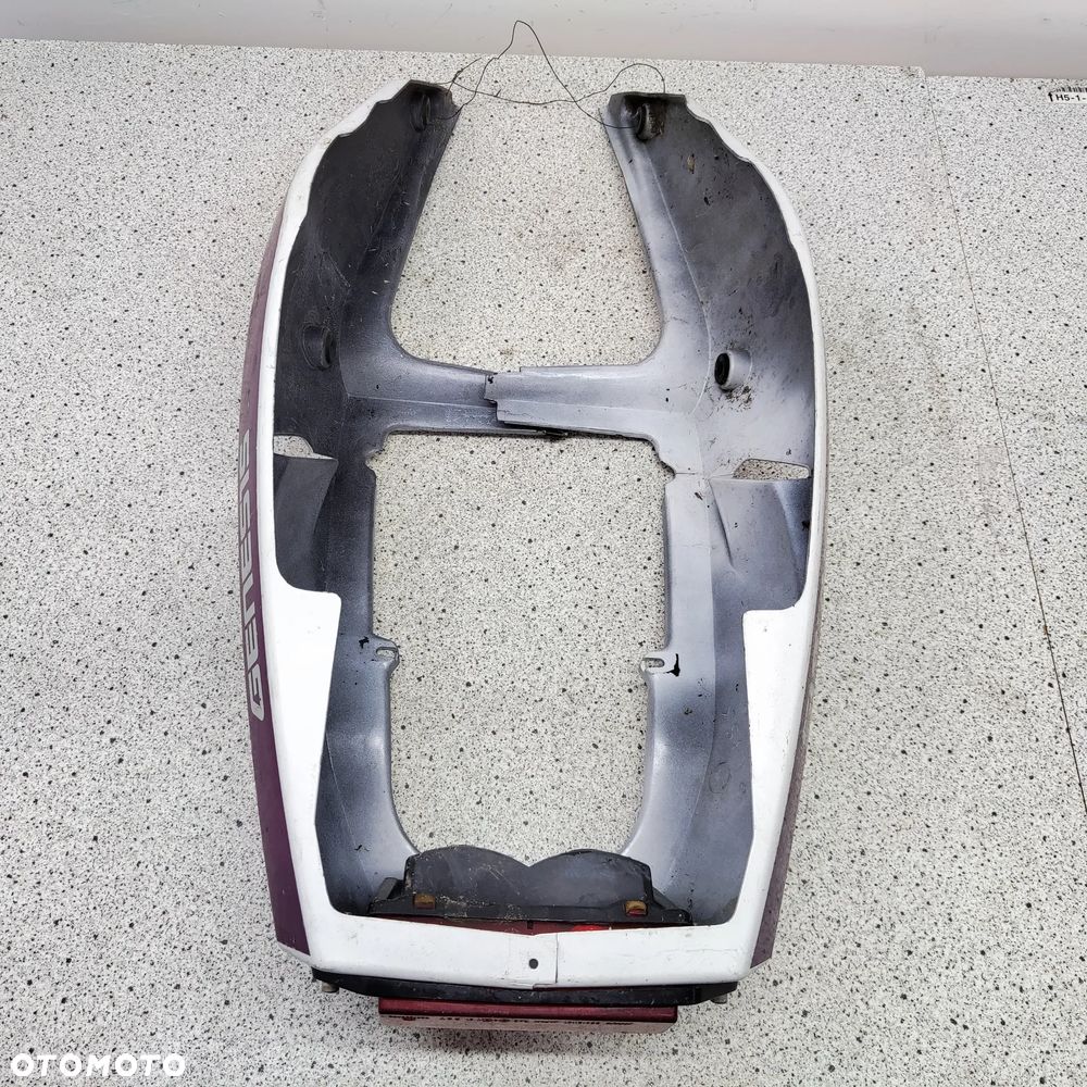 Owiewka, osłona, bok, boczek, ogon, zadupek, lampa tył, tylna Yamaha FZR 600 FZR600 - 15