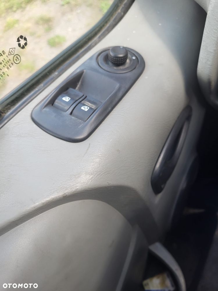 Opel Vivaro - 10