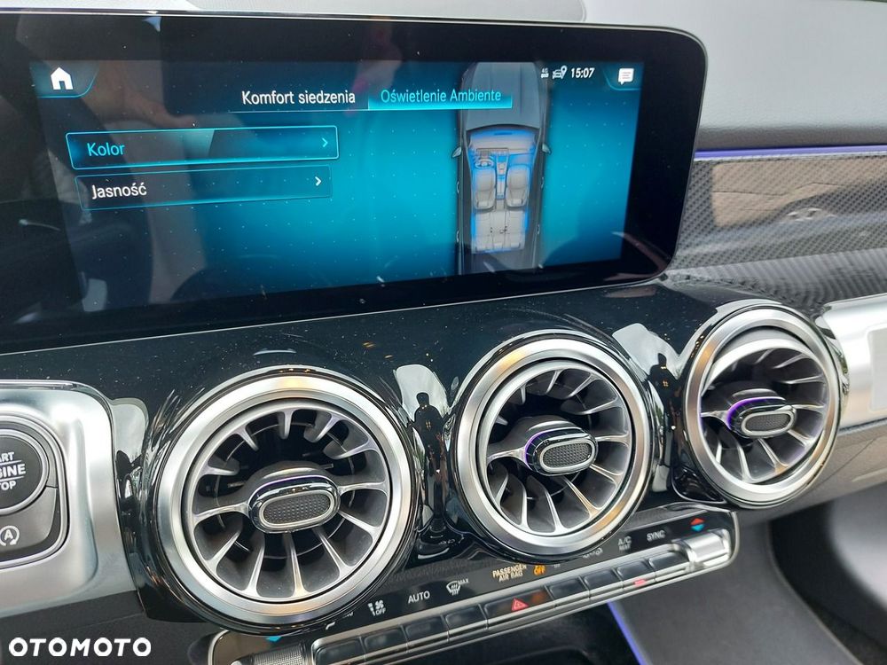 Mercedes-Benz GLB - 30
