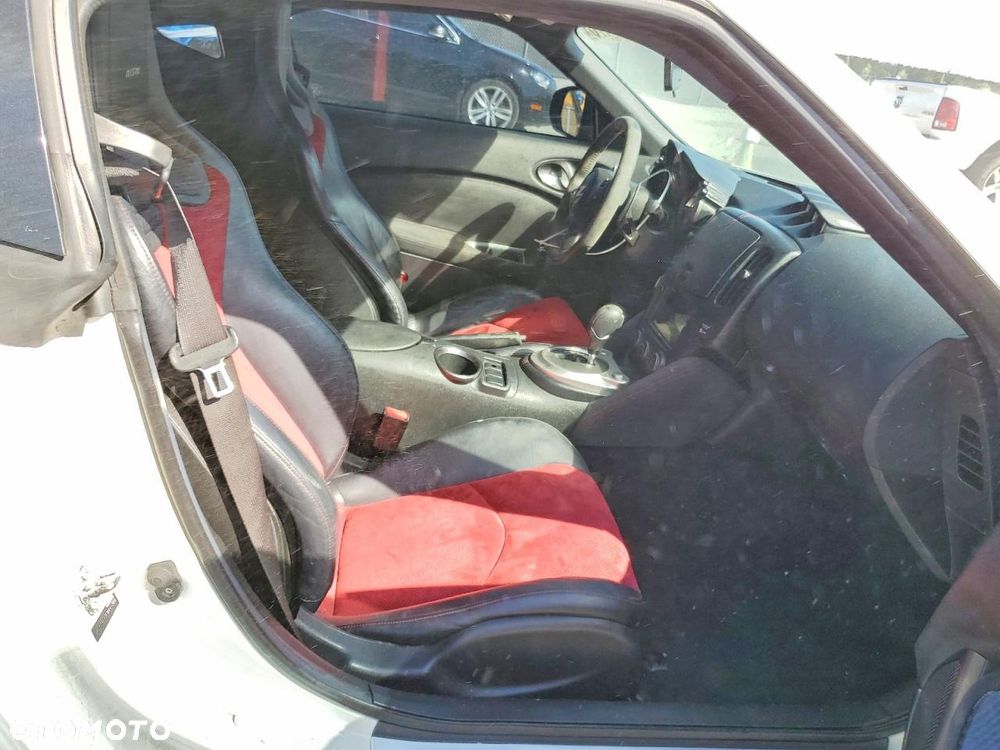Nissan 370 Z - 9