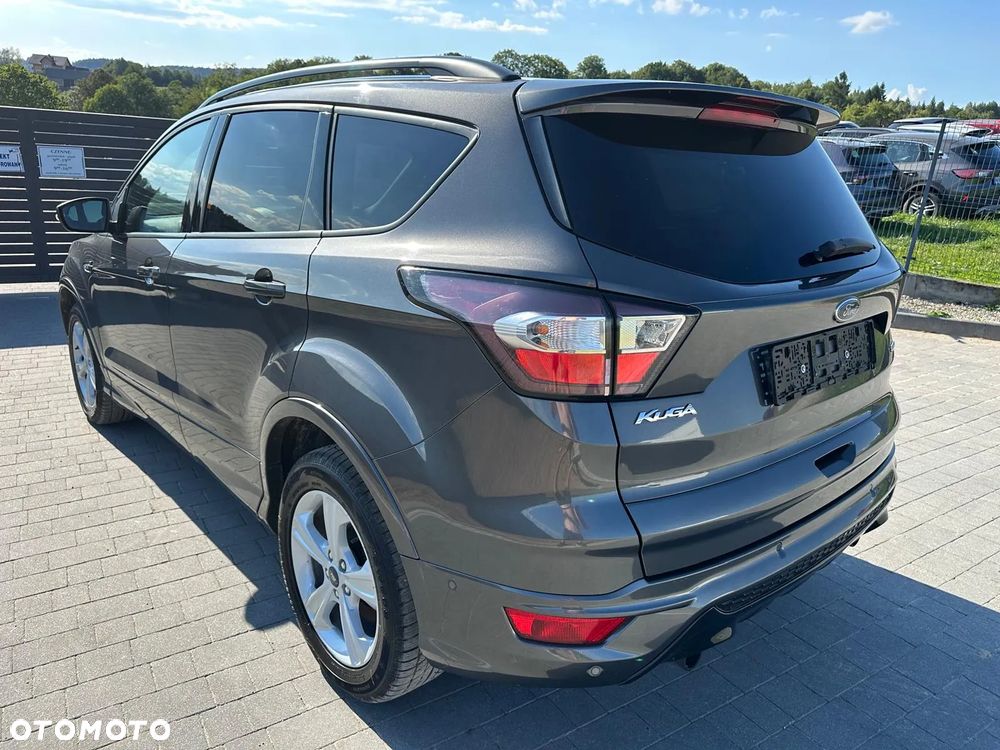 Ford Kuga 1.5 EcoBoost 2x4 ST-Line - 4