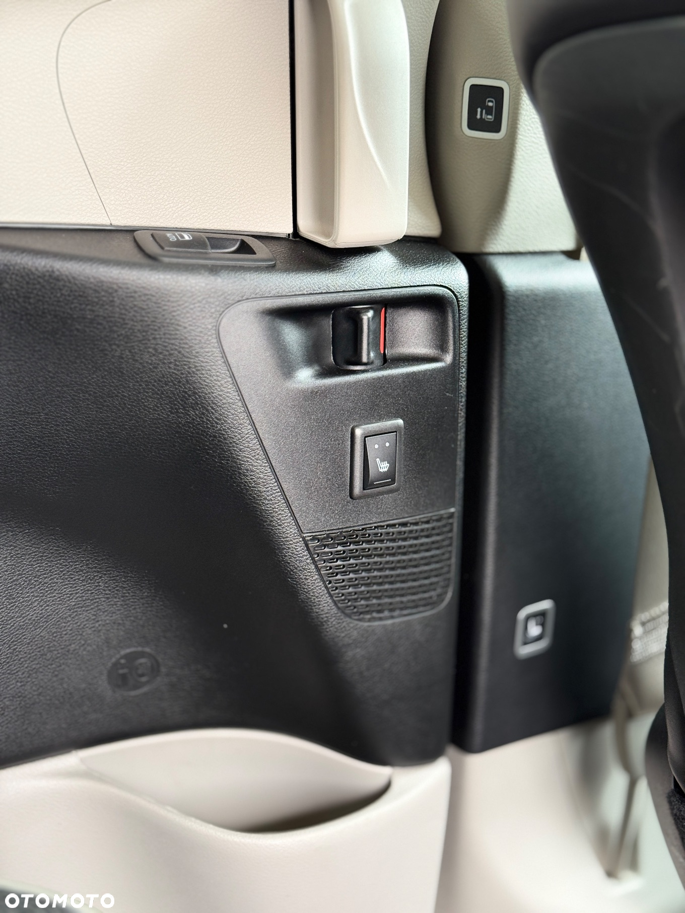 Chrysler Pacifica - 19