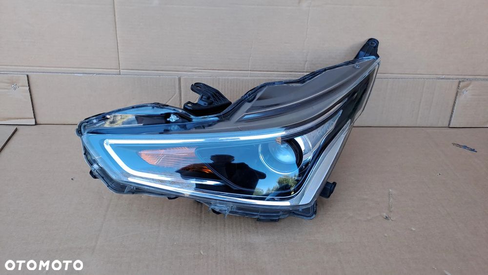 TOYOTA AYGO II LIFT 18- LEWA LAMPA SOCZEWKA + LED KOITO 0H-27 ŁADNA - 1