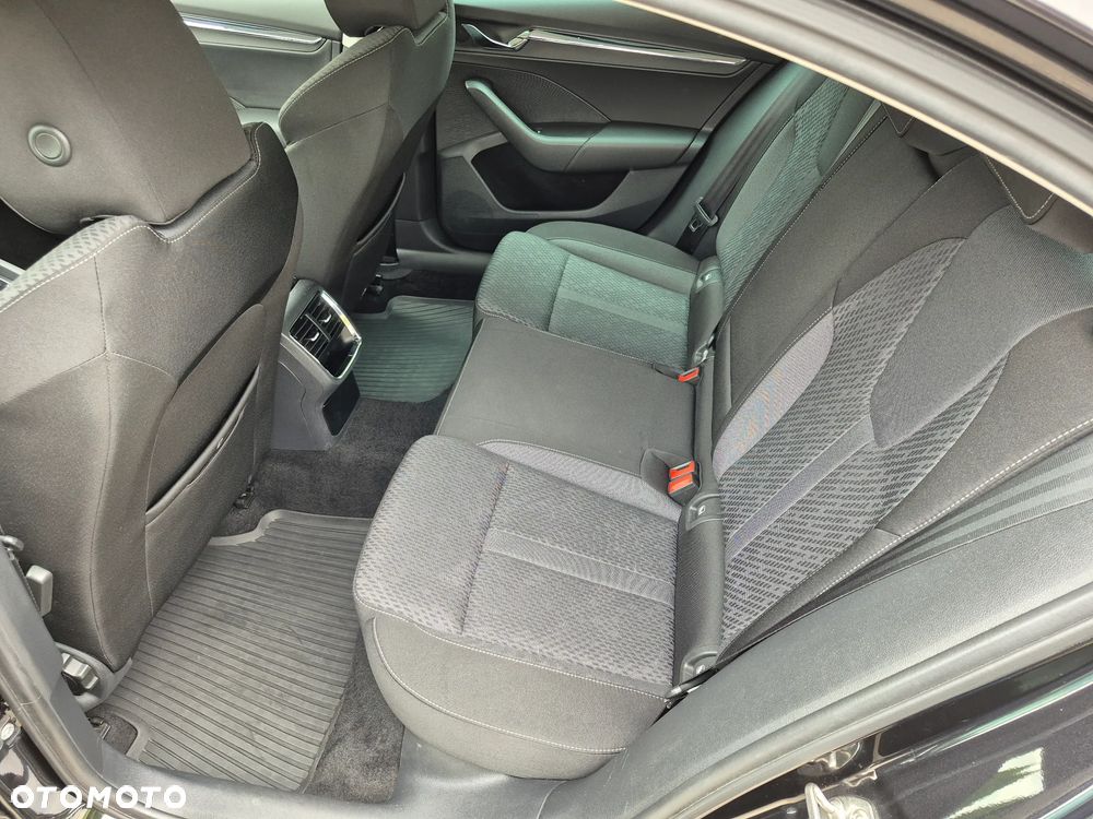 Skoda Octavia 2.0 TDI SCR Style DSG - 7