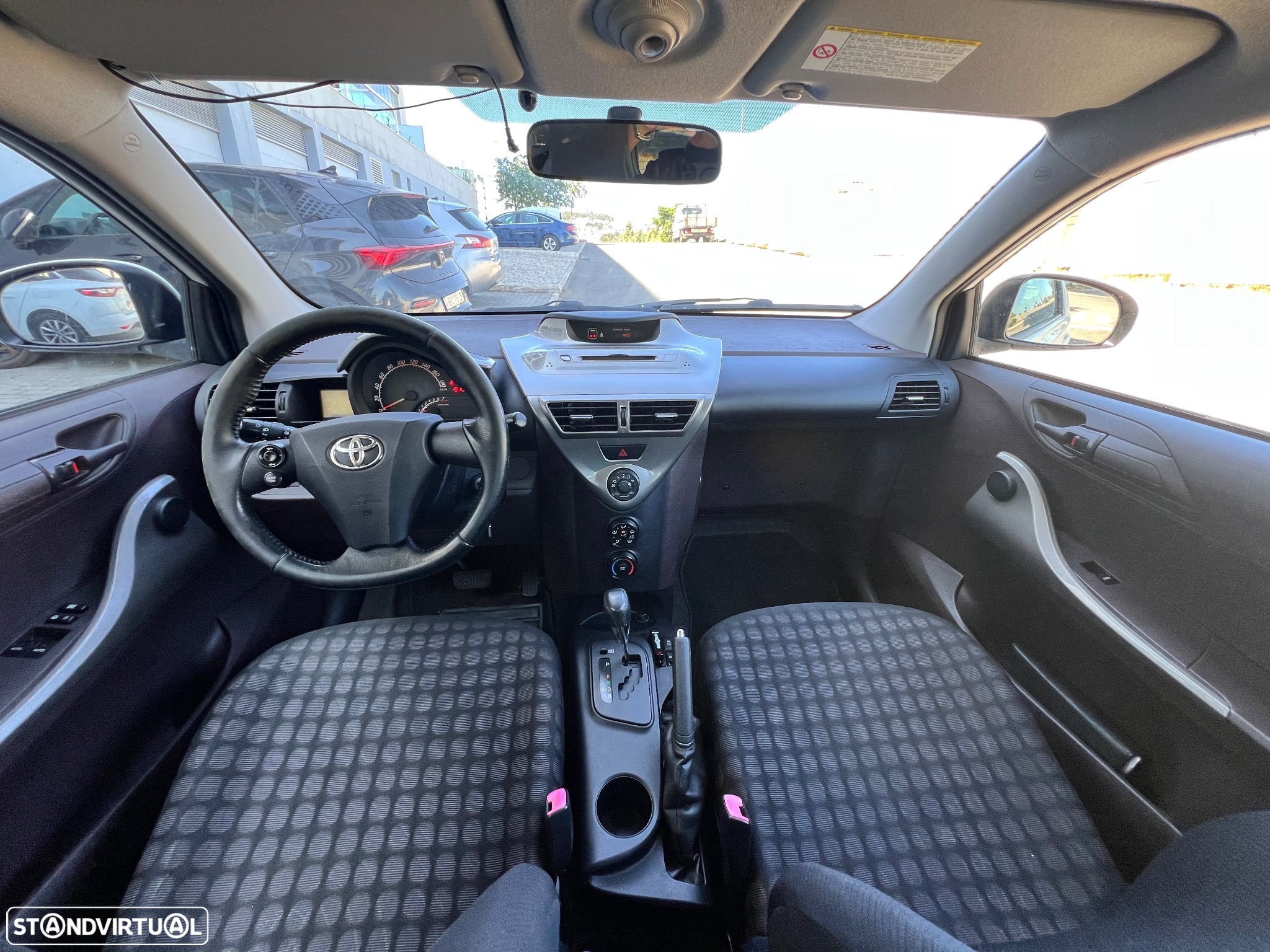 Toyota iQ 1.33 VVT-i 2 MultiDrive - 14