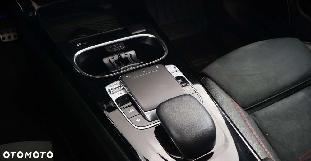 Mercedes-Benz CLA - 27