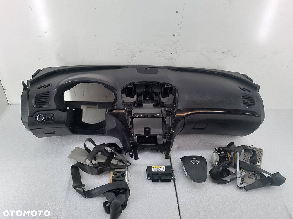 DESKA ROZDZIELCZA,KONSOLA PODUSZKI SENSOR PASY OPEL INSIGNIA - 1