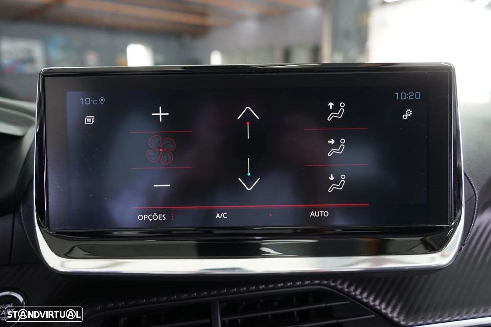 Peugeot 2008 1.2 PureTech Allure Pack - 32