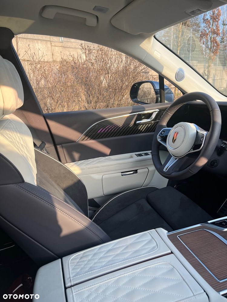 Hongqi E-HS9 - 6
