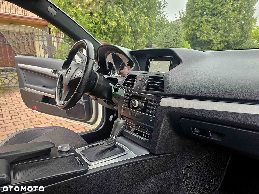 Mercedes-Benz Klasa E 250 BlueEFFICIENCY 7G-TRONIC Avantgarde - 23
