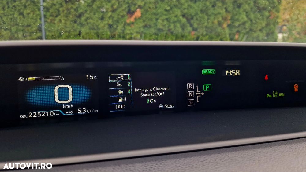 Toyota Prius 1.8 HSD Exclusive - 10