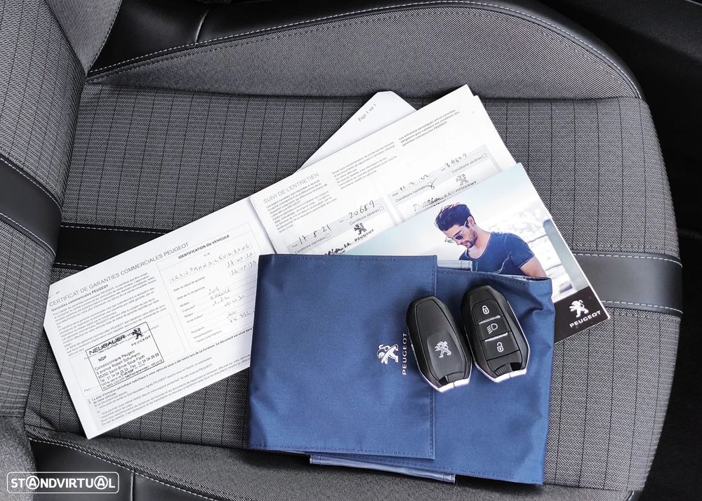 Peugeot 208 PureTech 100 EAT8 Allure Pack - 32