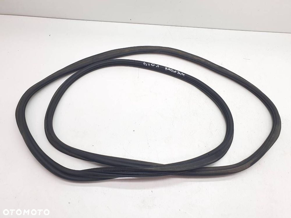 USZCZELKA KLAPY BAGAŻNIKA SEAT LEON IV KOMBI 5FE827705F - 1