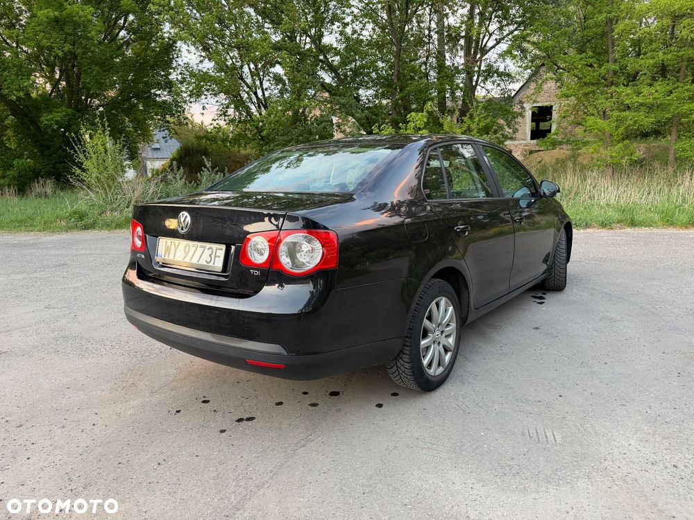 Volkswagen Jetta 1.9 TDI Trendline - 3