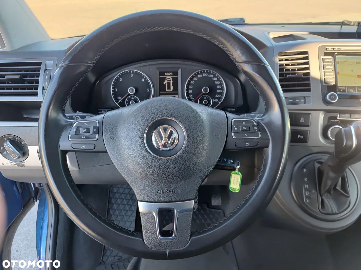 Volkswagen Multivan - 12