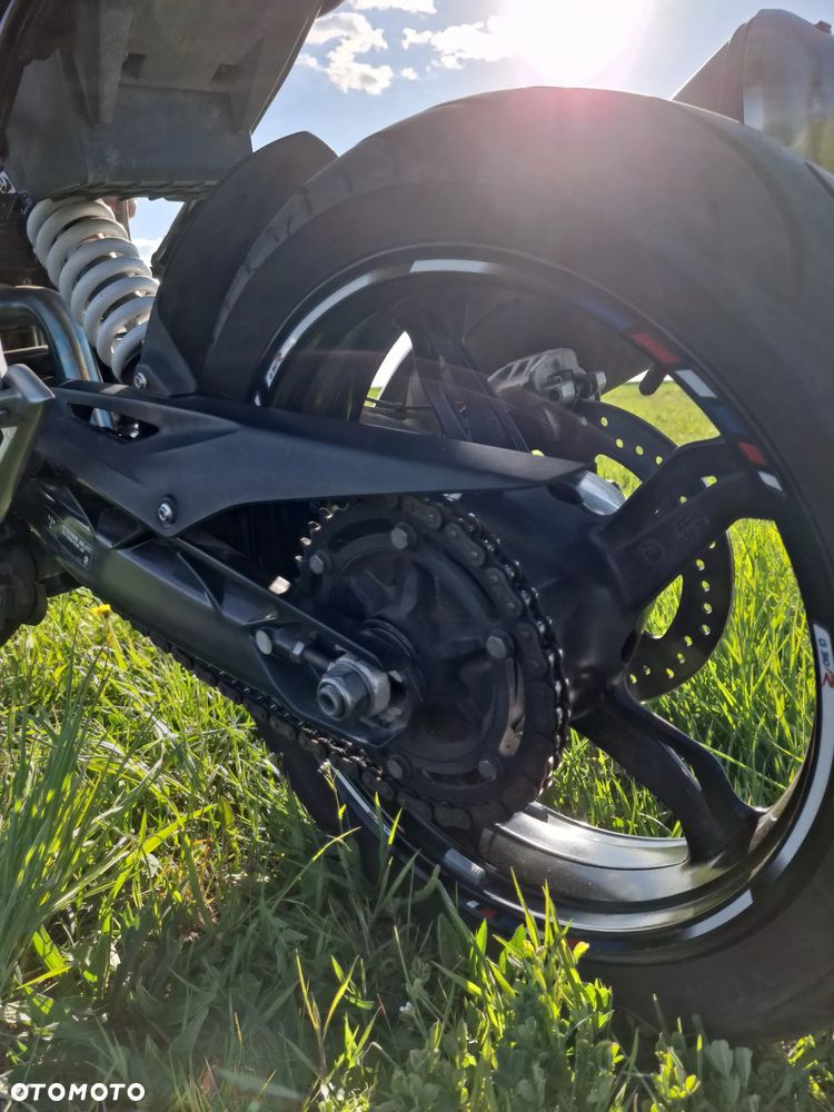BMW G - 9