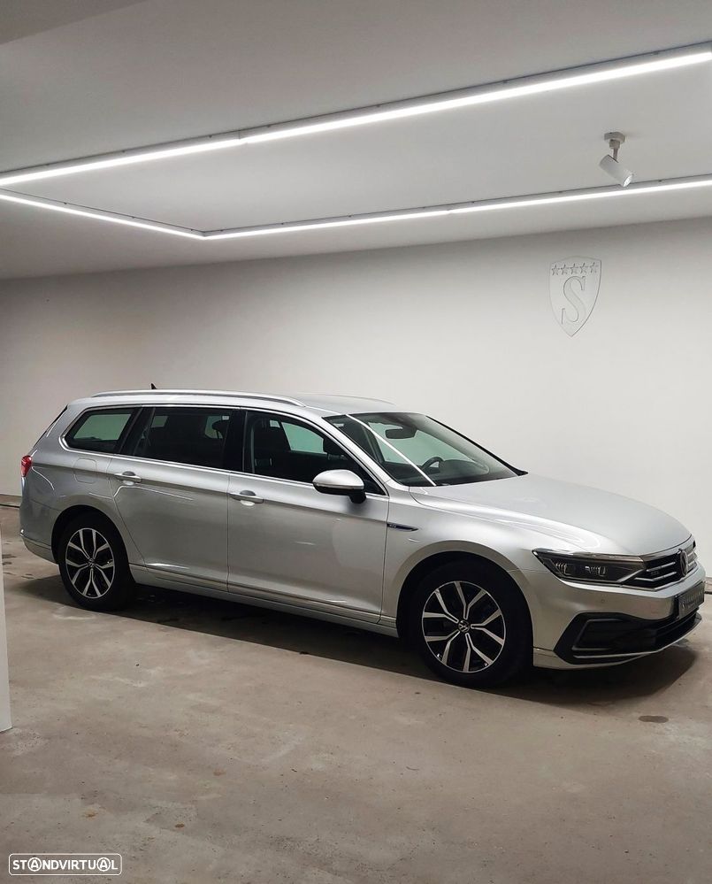 VW Passat Variant - 5