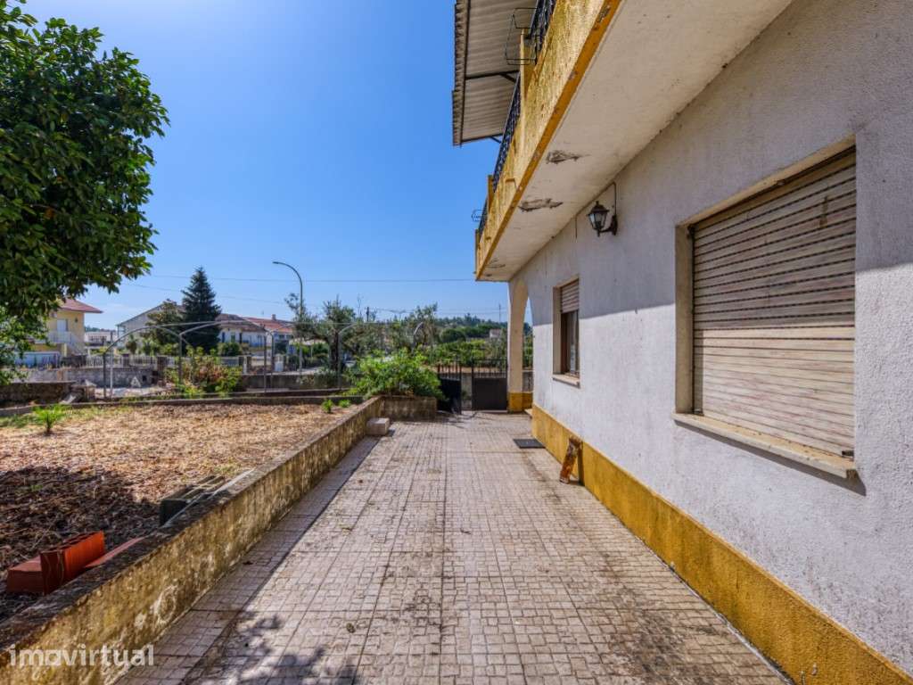 Moradia T4 com Quintal, Garagem e Terraço Panorâmico | Vila de Mação - Grande imagem: 3/51