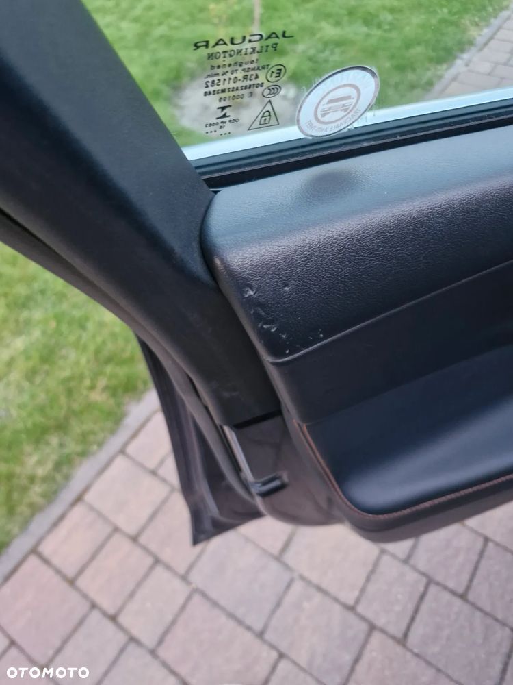 Jaguar XE 2.0 T Prestige - 11