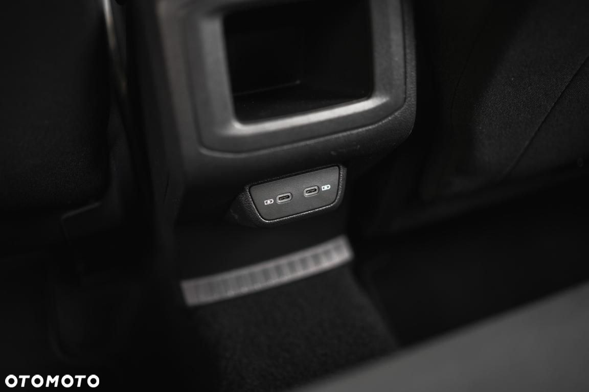 Volkswagen T-Cross - 24
