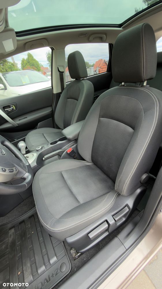 Nissan Qashqai+2 - 17