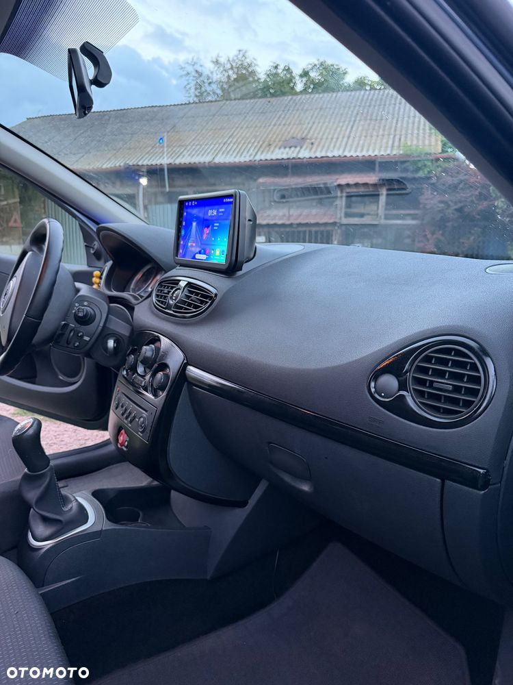 Renault Clio - 7