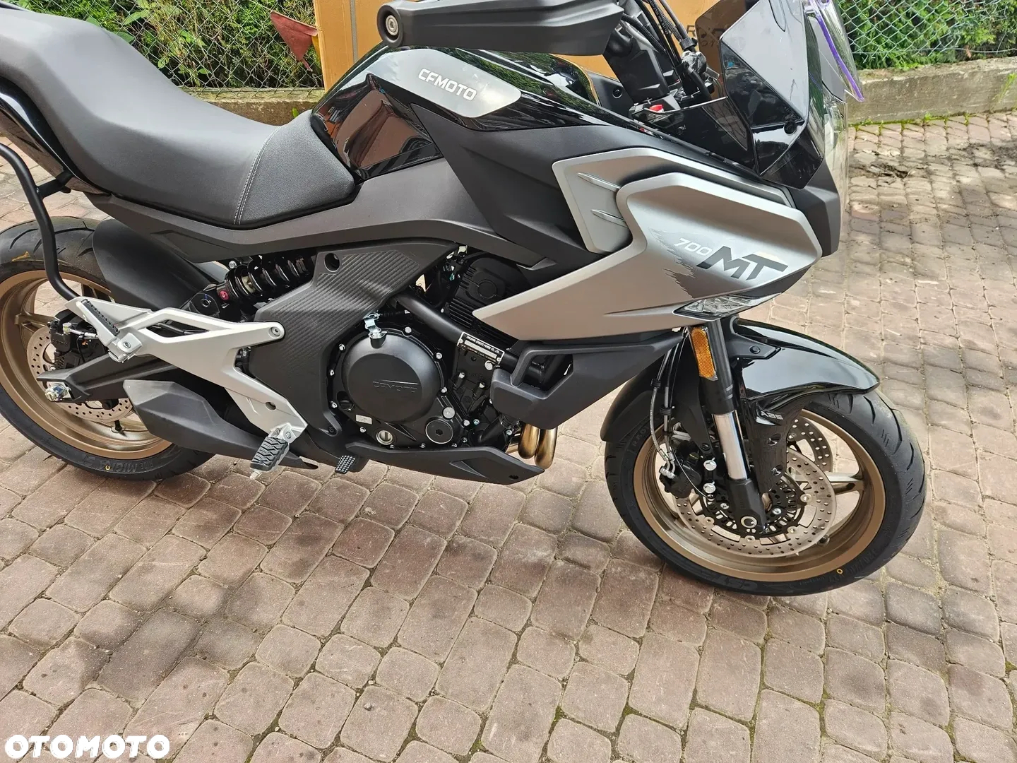 CFMoto MT - 14