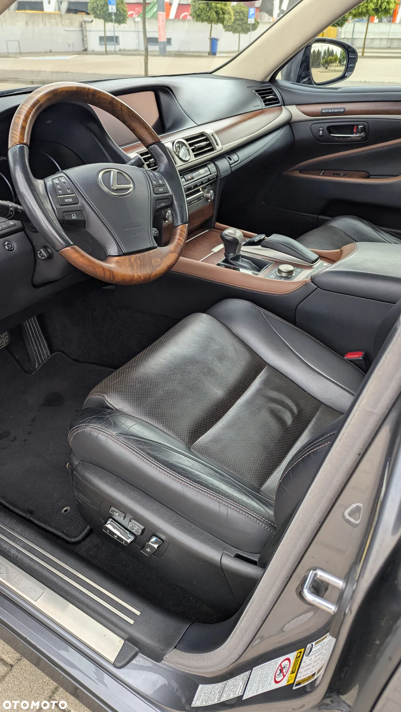 Lexus LS 460 Elite AWD - 9