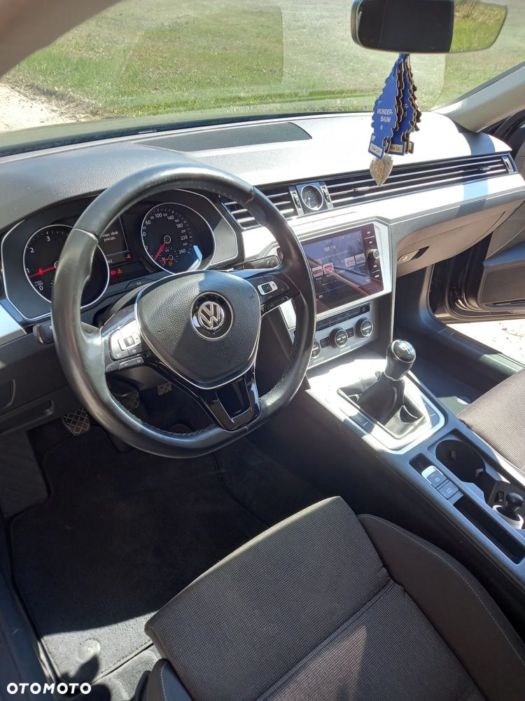 Volkswagen Passat 2.0 TDI BMT Comfortline - 12