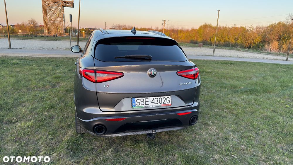 Alfa Romeo Stelvio 2.0 Turbo 16V AT8-Q4 Super - 8