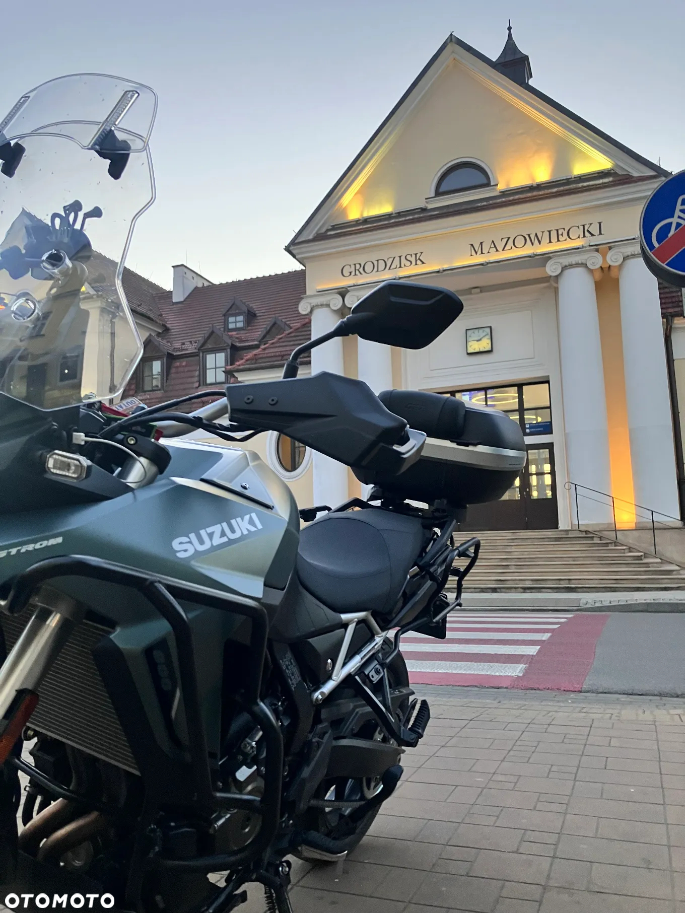 Suzuki V-STROM - 4