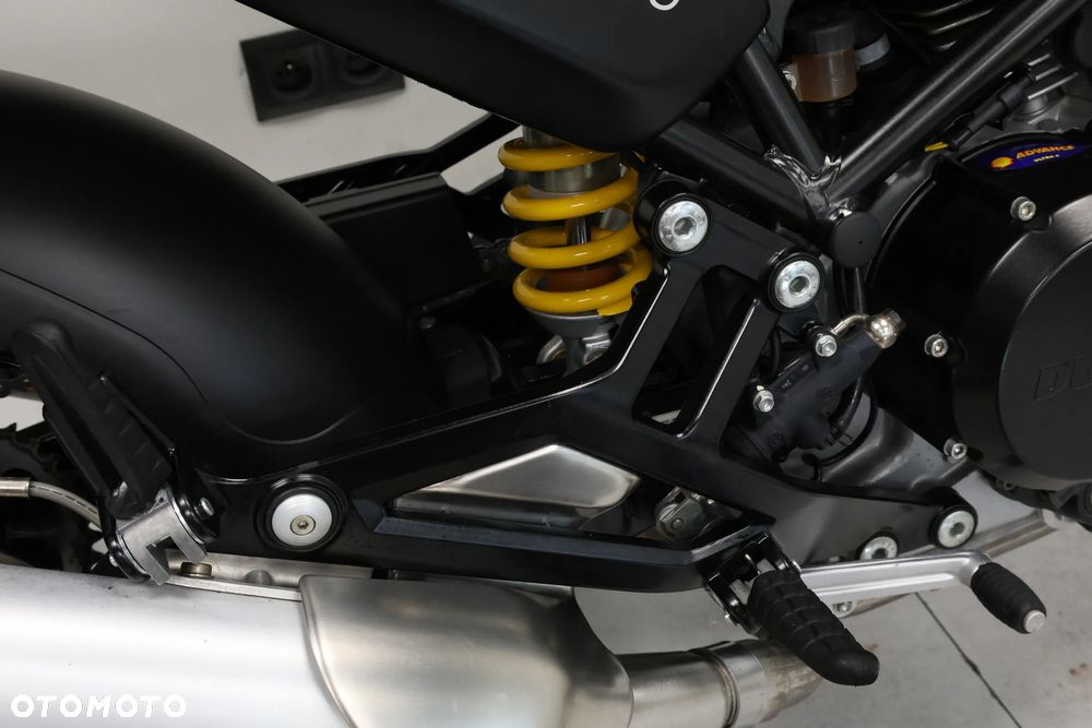 Ducati Monster - 25