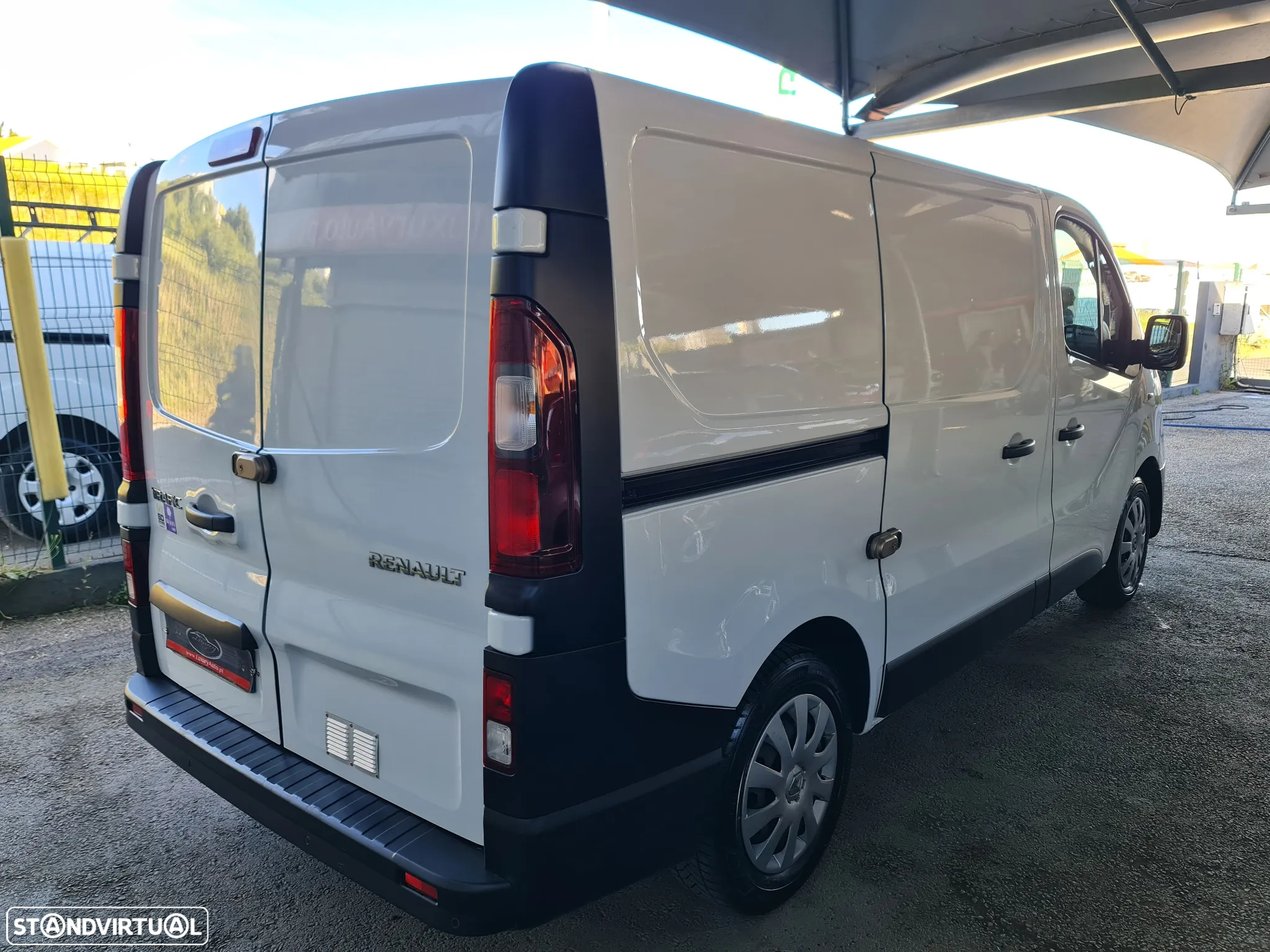 Renault TRAFIC 2.0 Dci 120CV * GPS/ AC/ IVA DEDUTÍVEL * - 7