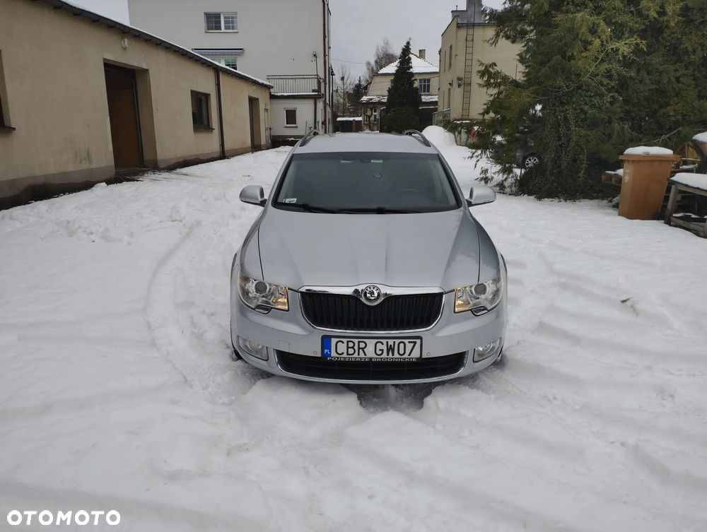 Skoda Superb 2.0 TDI Exclusive - 2