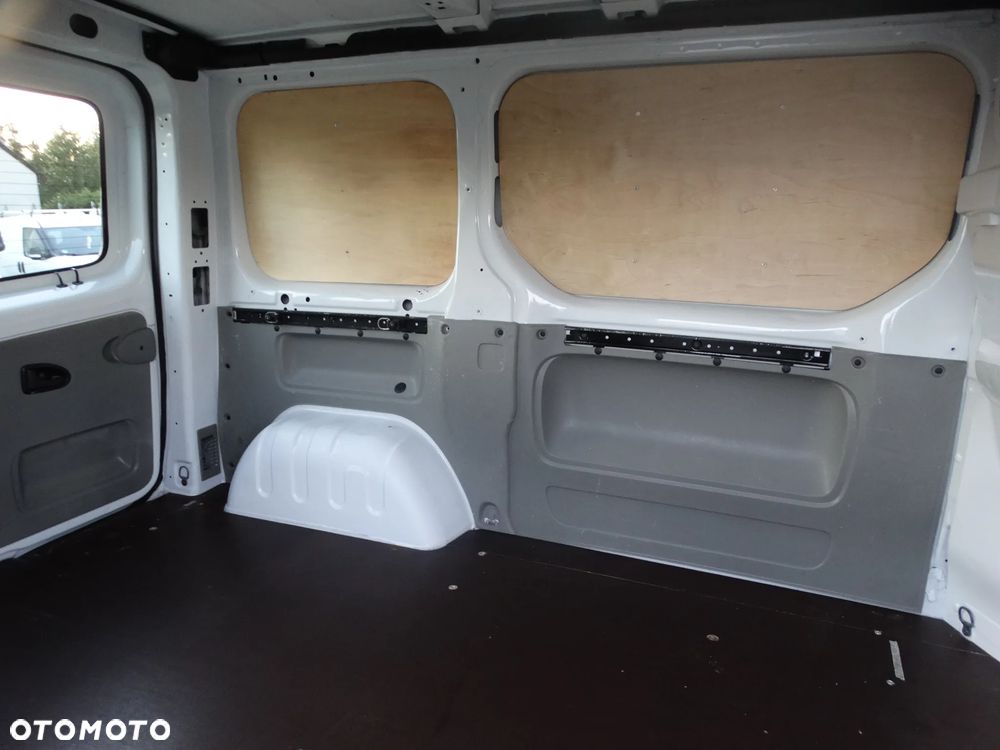 Opel Vivaro - 21