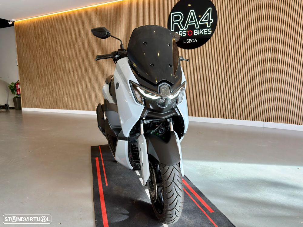 Yamaha NMAX Tech Max - 18