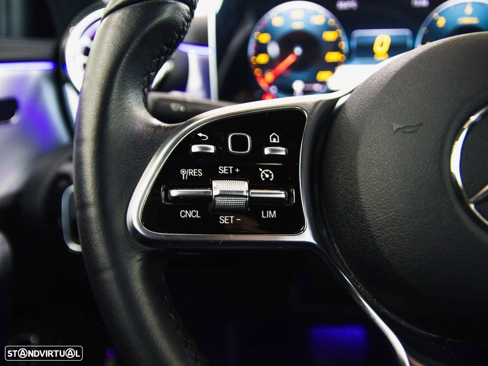 Mercedes-Benz A 180 Limousine d Progressive Aut. - 32