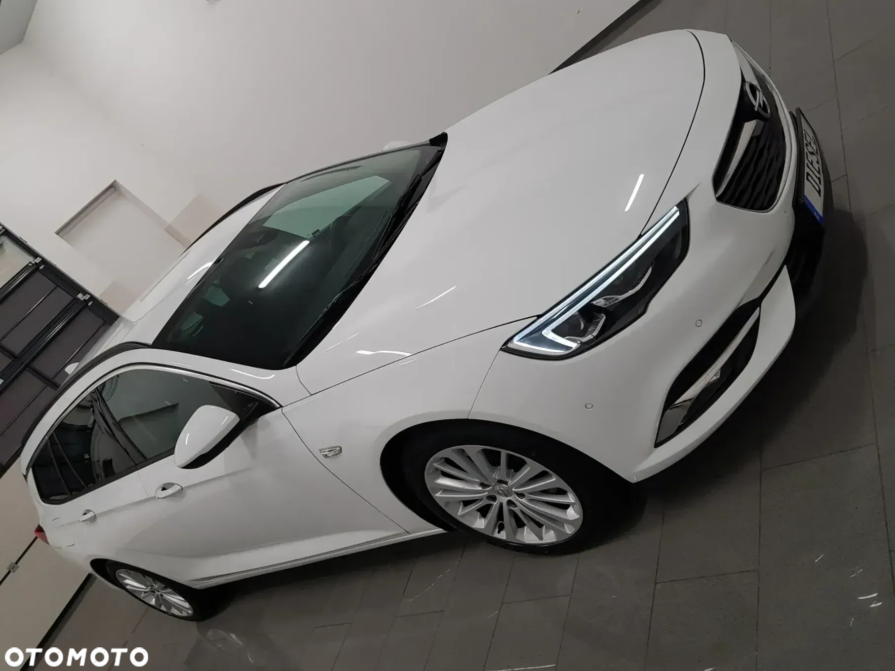 Opel Insignia Sports Tourer 2.0 Diesel Exclusive - 2