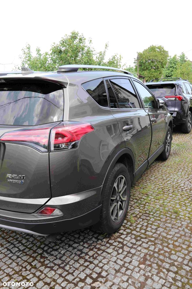 Toyota RAV4 - 8