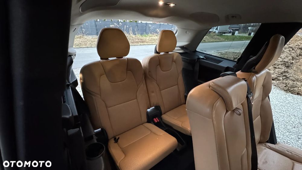 Volvo XC 90 D5 SCR AWD Inscription 7os - 23